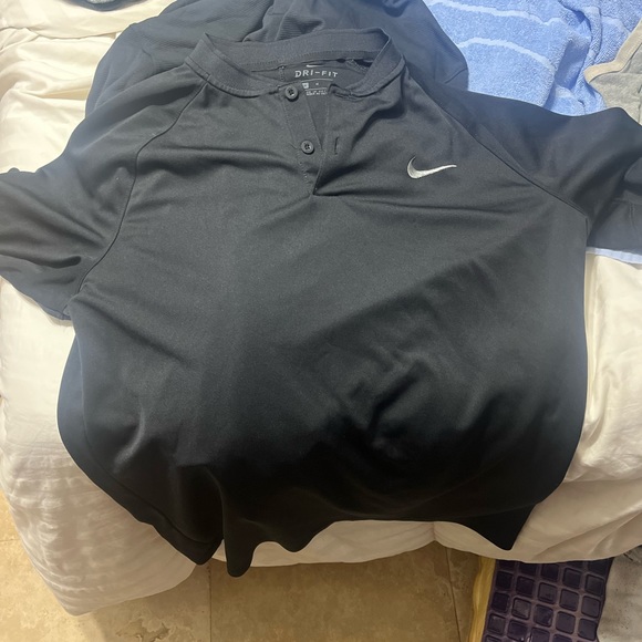 Never Worn Nike Golf Shirts - Picture 7 of 7